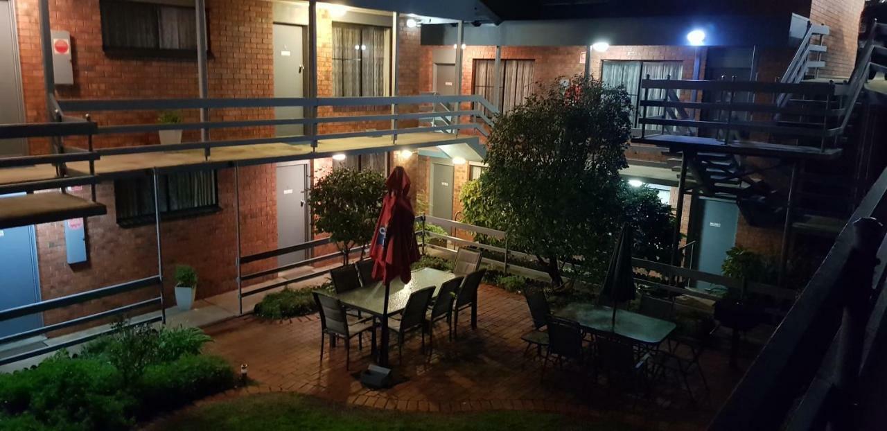 Mahogany Motel Warrnambool Esterno foto